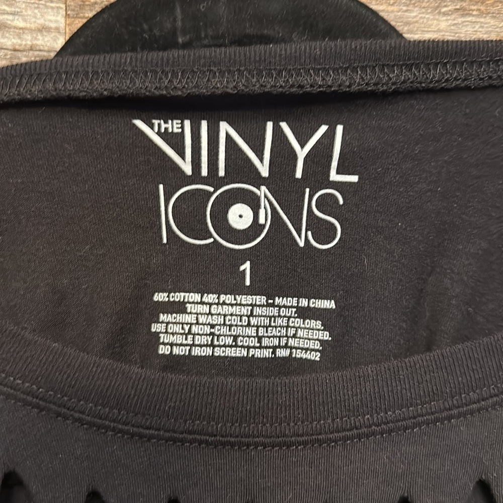 Vinyl Icons x Torrid AC/DC tour shirt with destruction - Picture 3 of 4